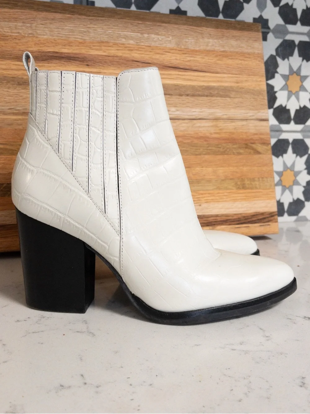 Marc Fisher Off White Leather Heeled Snakeskin Pattern Chelsea Pointed Toe Boots
